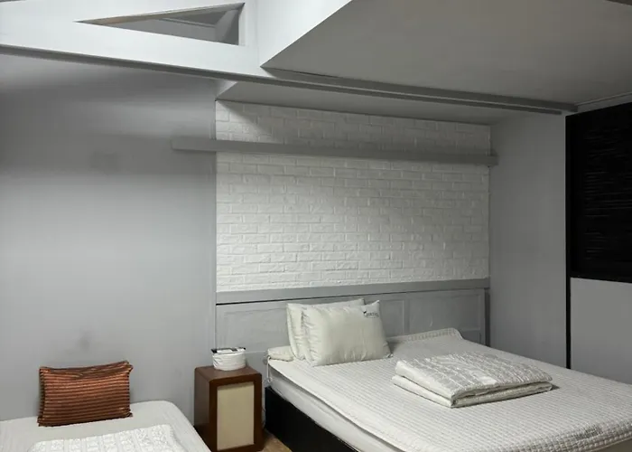 Airtel Motel *