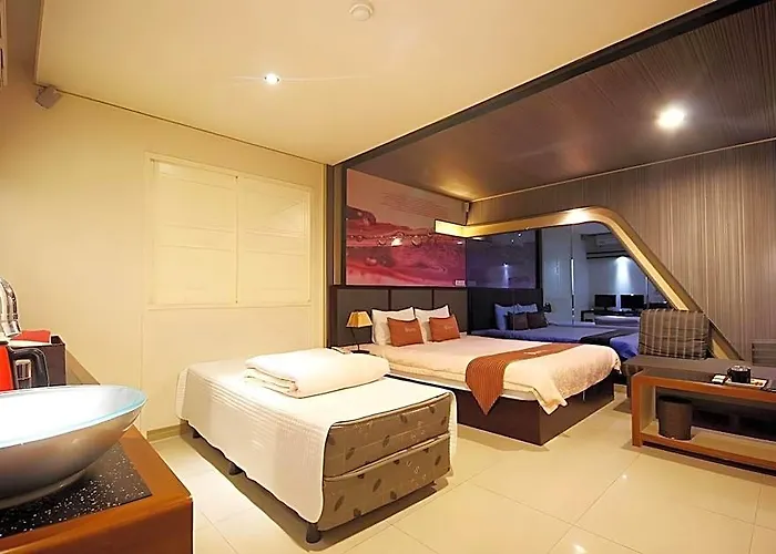 Airtel Motel *